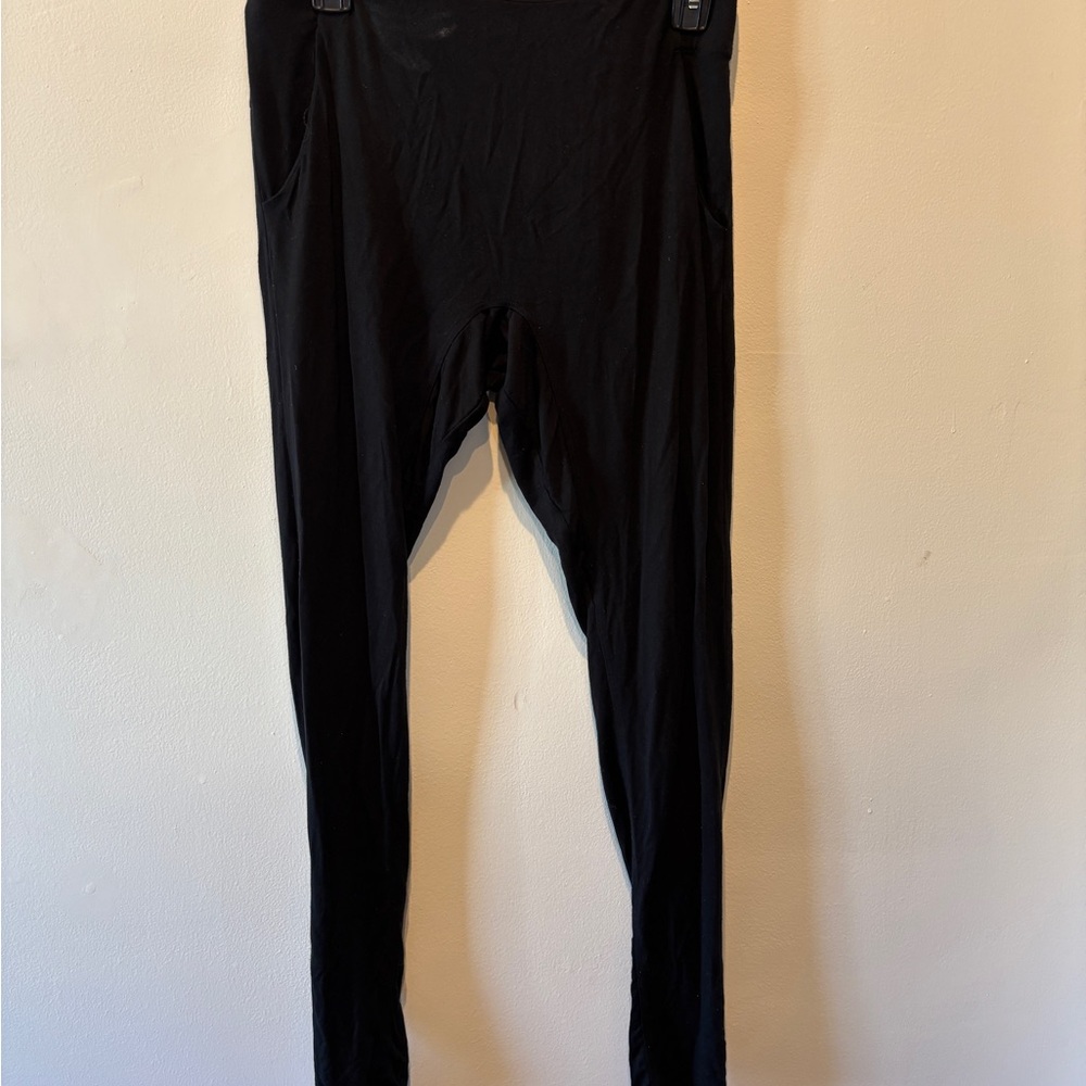 Lunya leggings with pockets